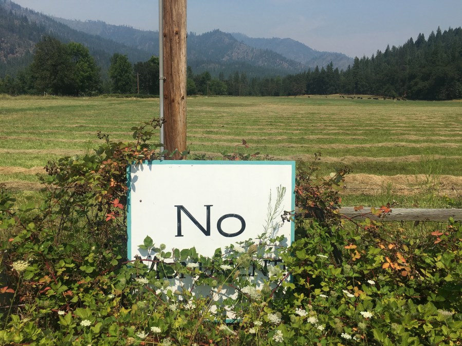 No Monument sign IMG_2918